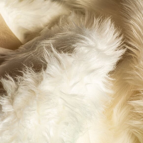 Luxe Home Decor Arlington Faux Sheepskin Circular Rug | 1-Piece | Off-white | 6' - Picture 4 of 5